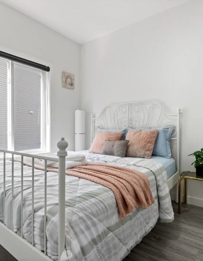 bedroom-5_side-bed-view-from-entrace-YanqrN5W09h8bKem